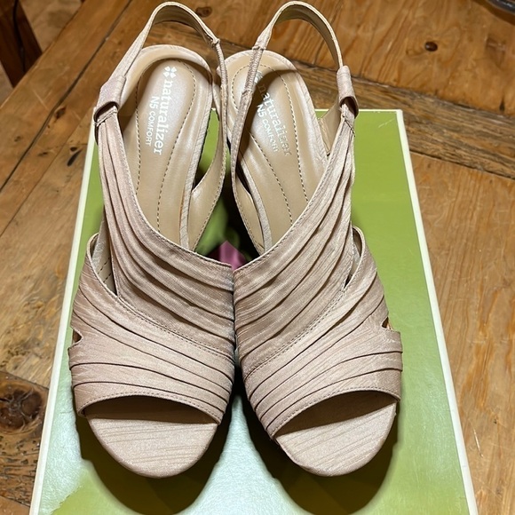 𝅺naturalizer Lulianna Beige Cork Wedge Fabric Slingback Peep Toe Sandal 8.5 - Picture 1 of 12